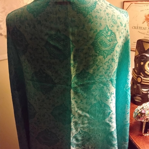 Sofia Cashmere Wrap/Scarf NWTS - Picture 7 of 13